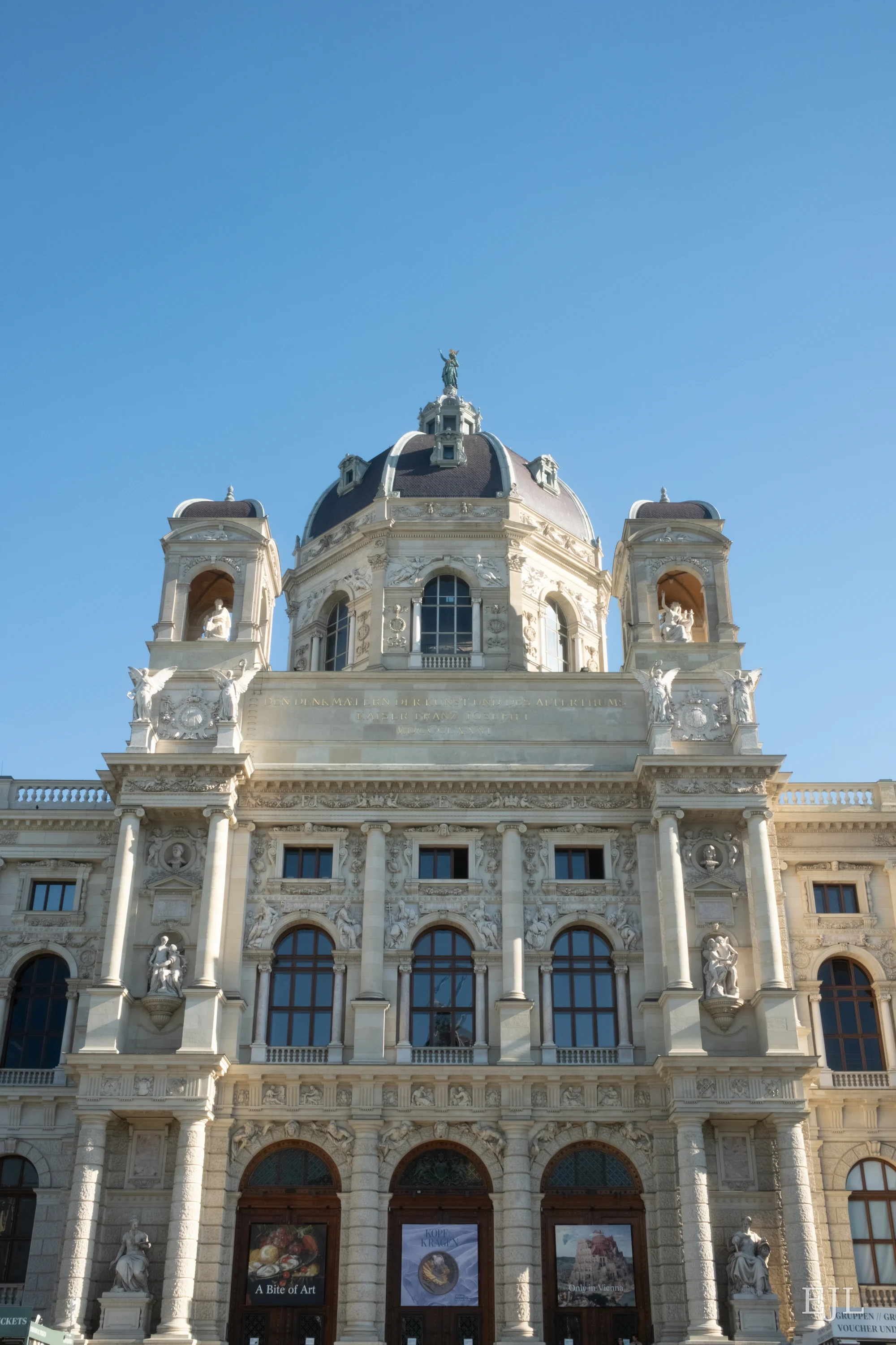 The dome and ornate facade of Vienna's Kunsthistorisches Museum